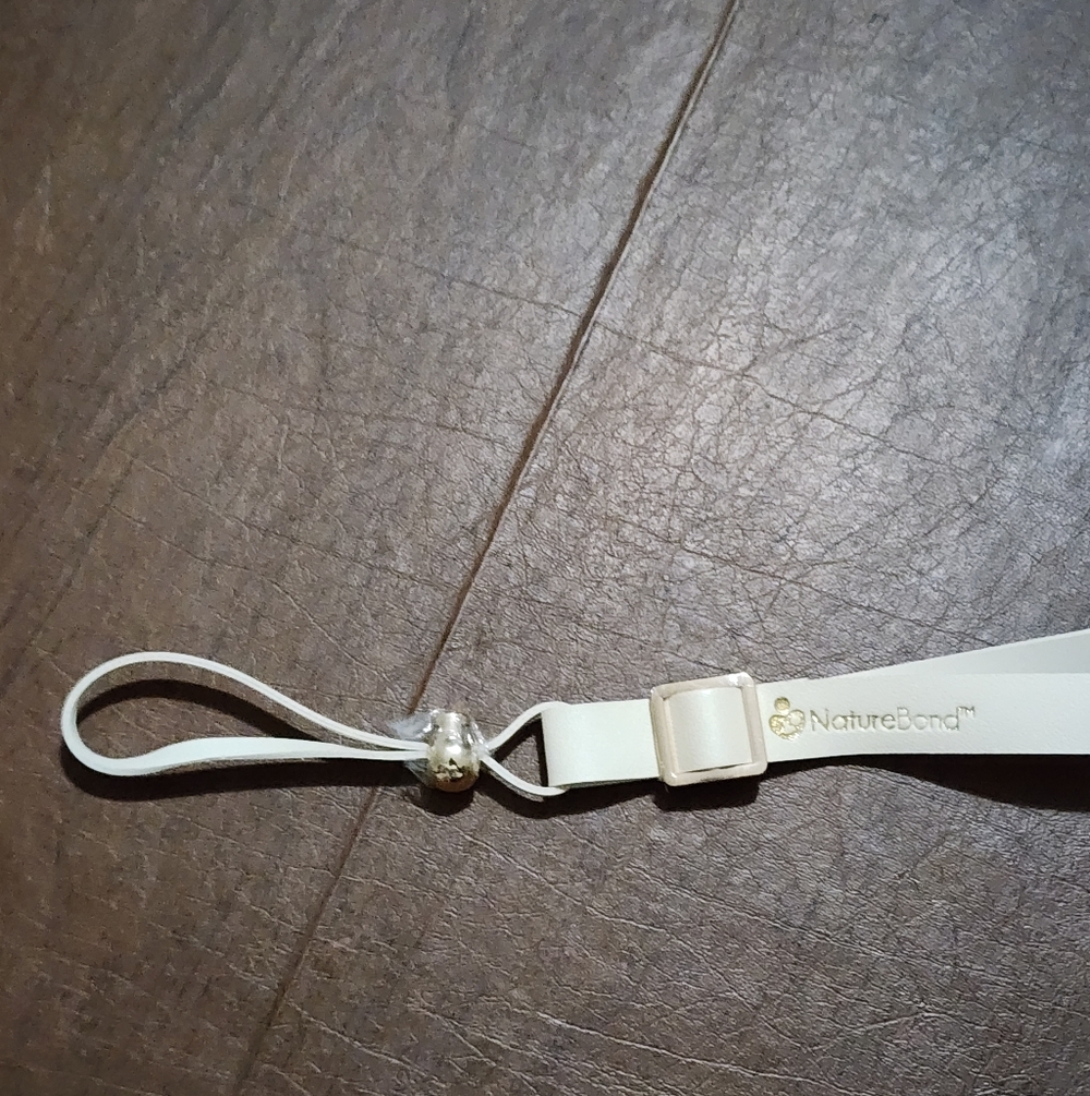 NWOT - Chic Cream Lanyard with Gold Details - Picture 3 of 5